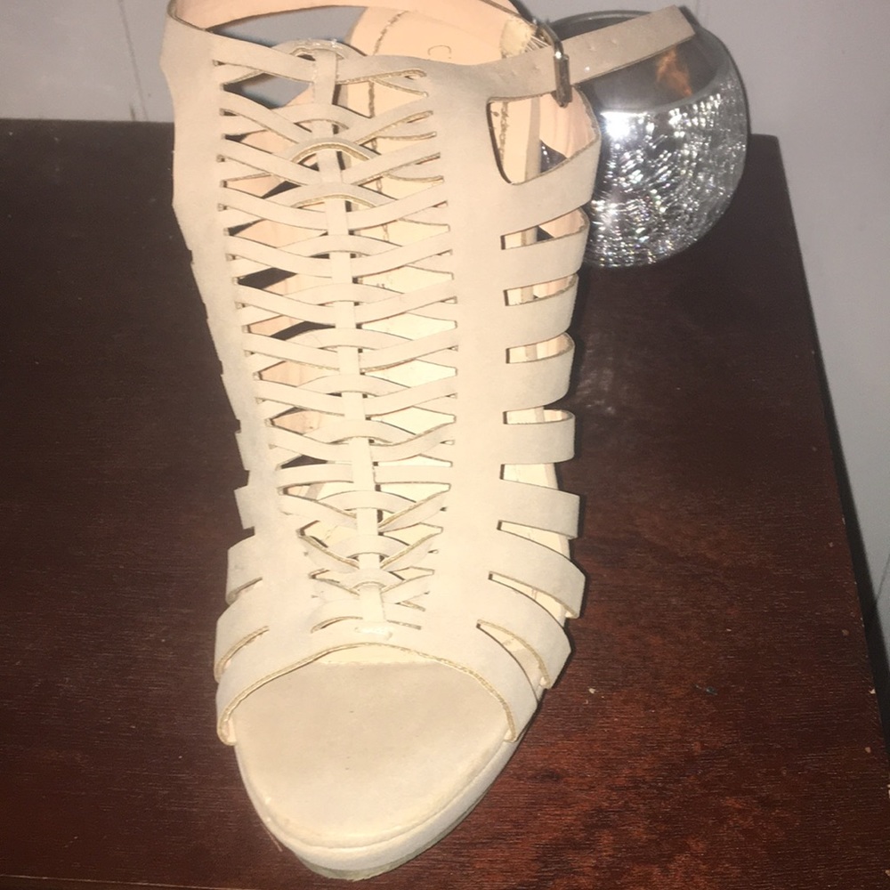 Shoes - Picture 2 of 3